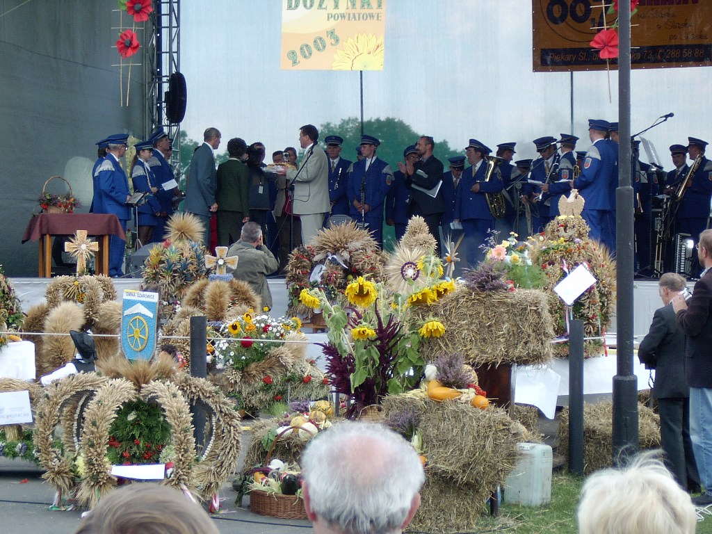 Dożynki Powiatowe 2003 — Korony — zdjęcie 2