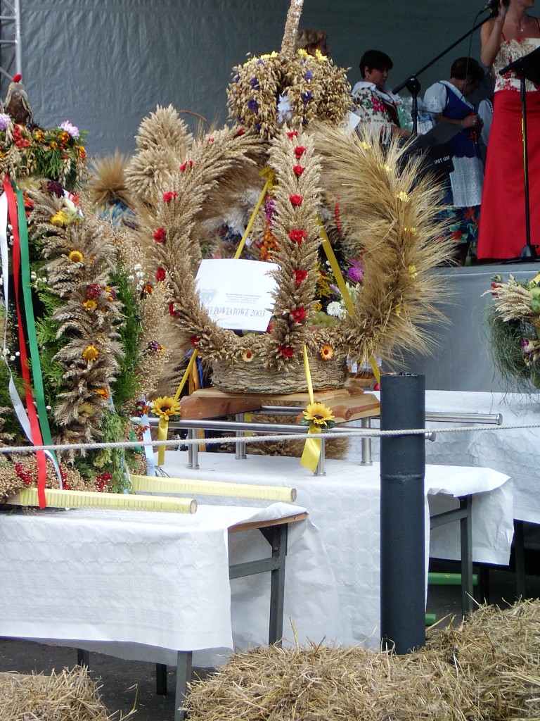 Dożynki Powiatowe 2003 — Korony — zdjęcie 3