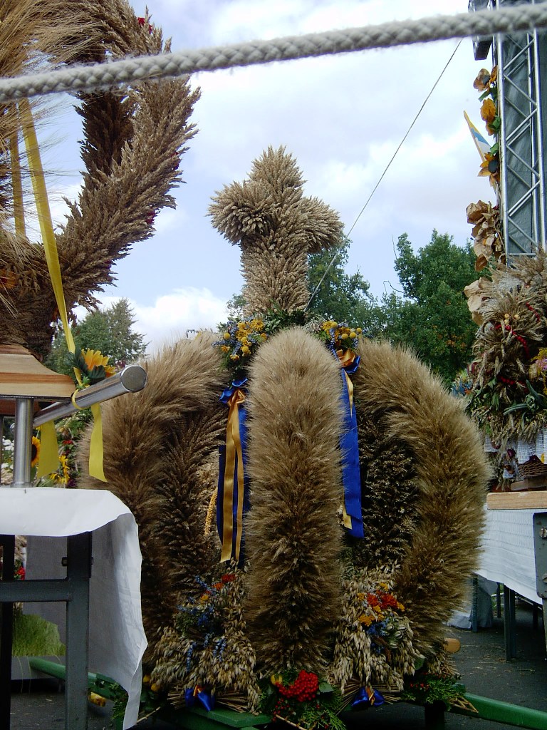 Dożynki Powiatowe 2003 — Korony — zdjęcie 4