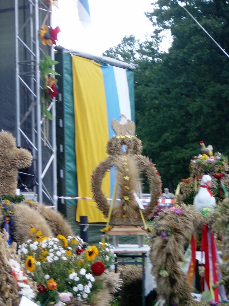 Dożynki Powiatowe 2003 — Korony — zdjęcie 12